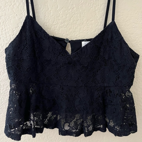 Black lace crop top - Picture 2 of 5
